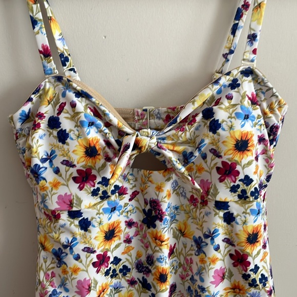Old Navy Swimsuit Floral - Picture 2 of 4